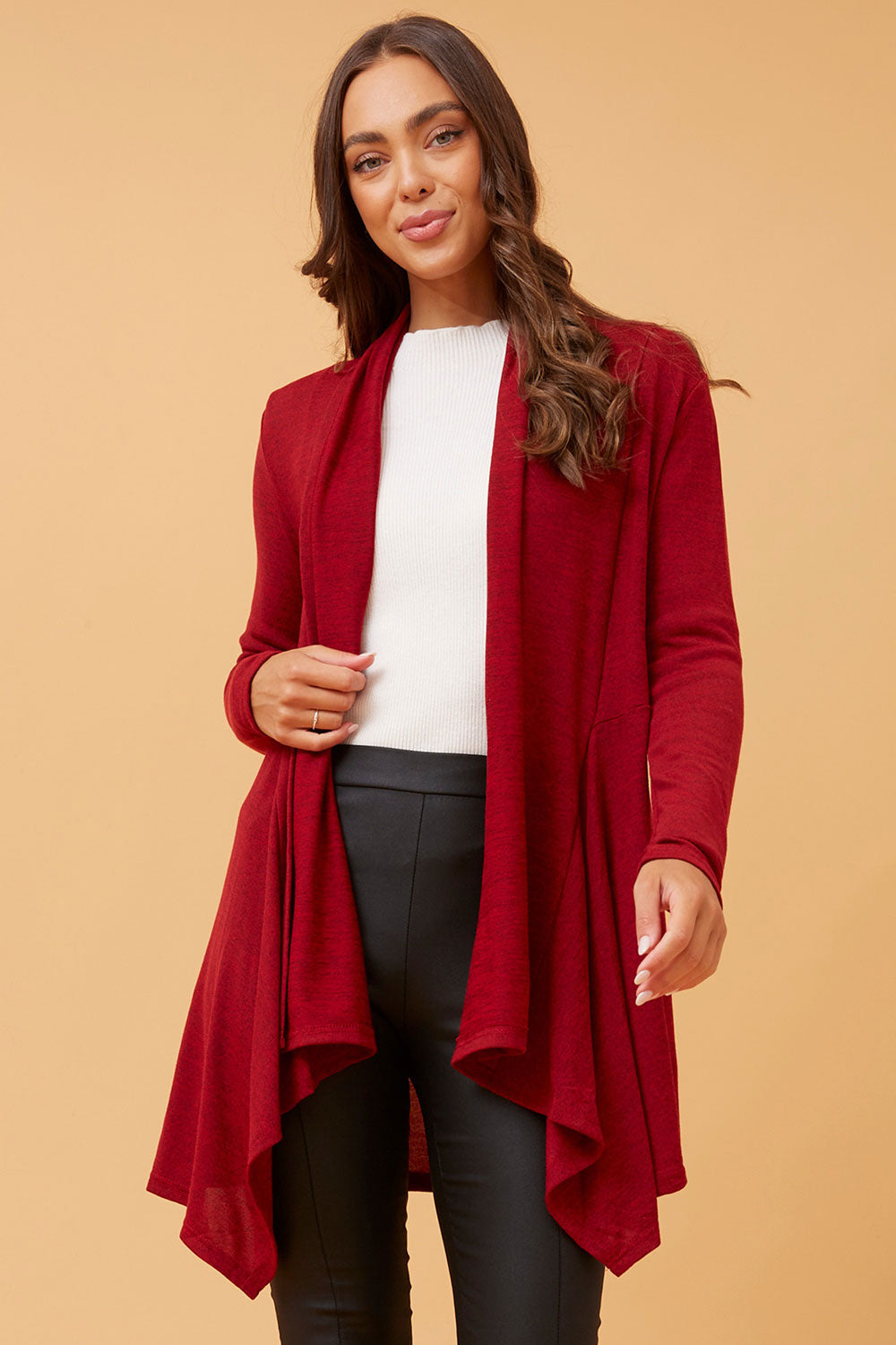Luna Cardigan is a casual cardigan in a dynamic shade of red